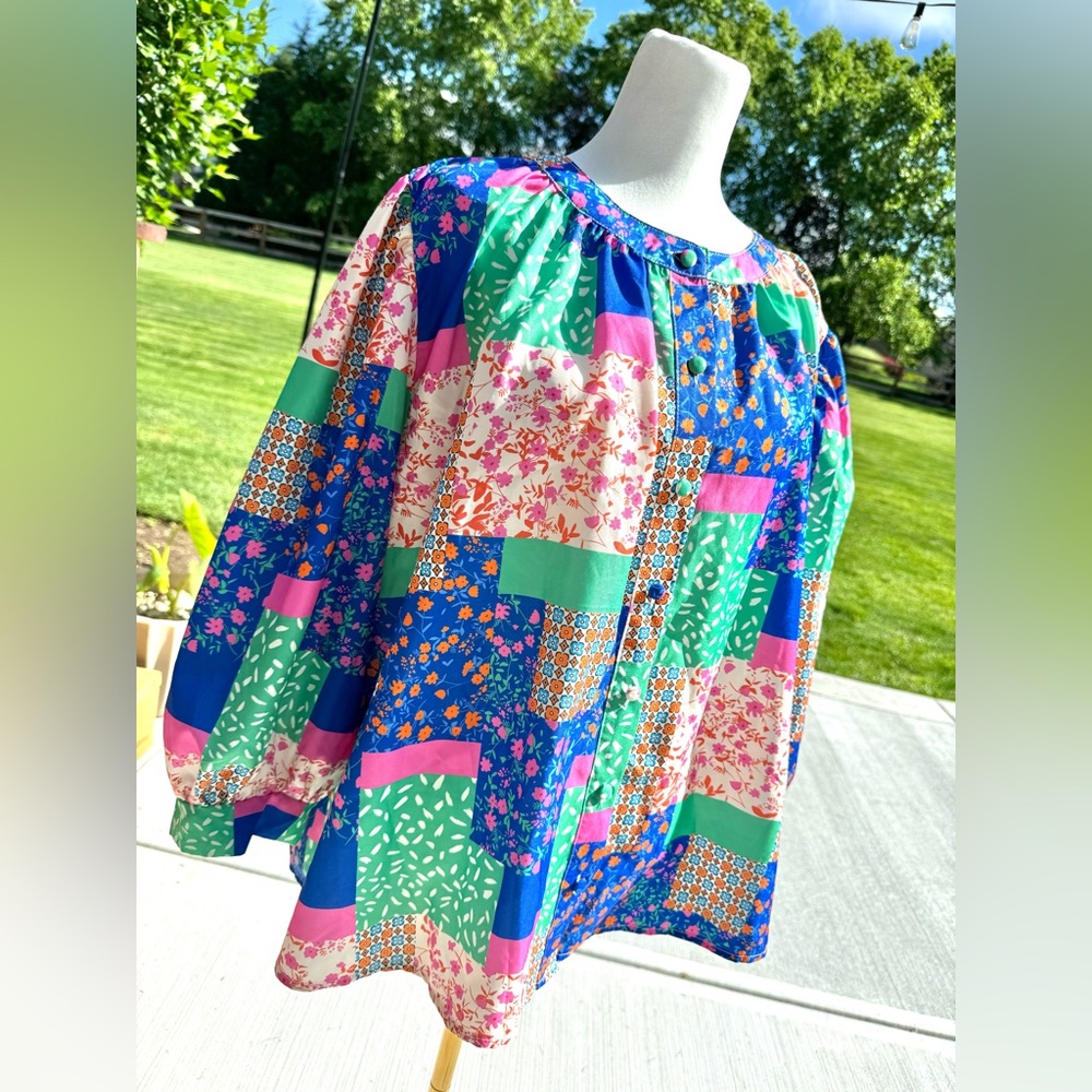 Colorful Patchwork Light-Weight Women’s Top Size: 2XL
